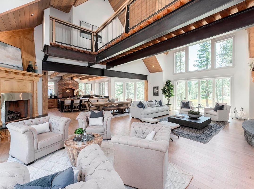 Luxury Living Meets Breathtaking Natural Beauty